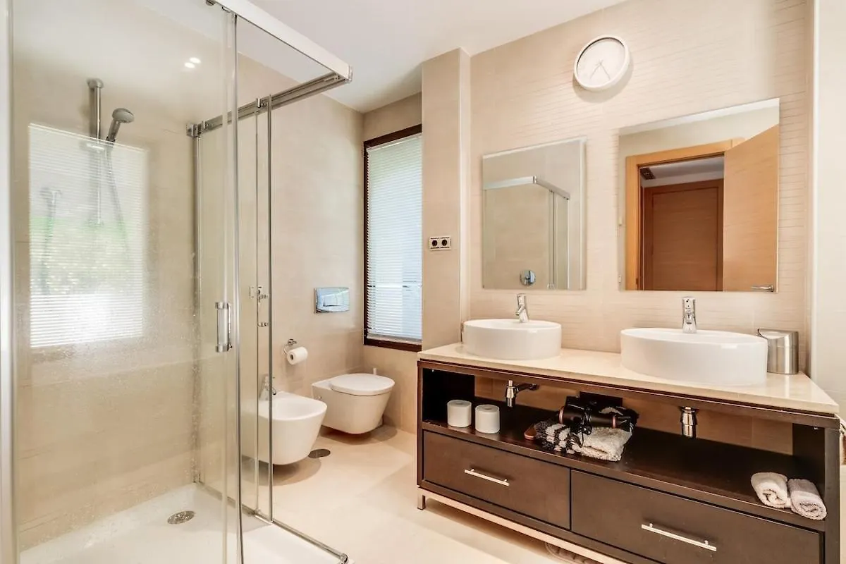 アパート Samara Resort Gym Spa Jacuzzi Pools In マルベーリャ